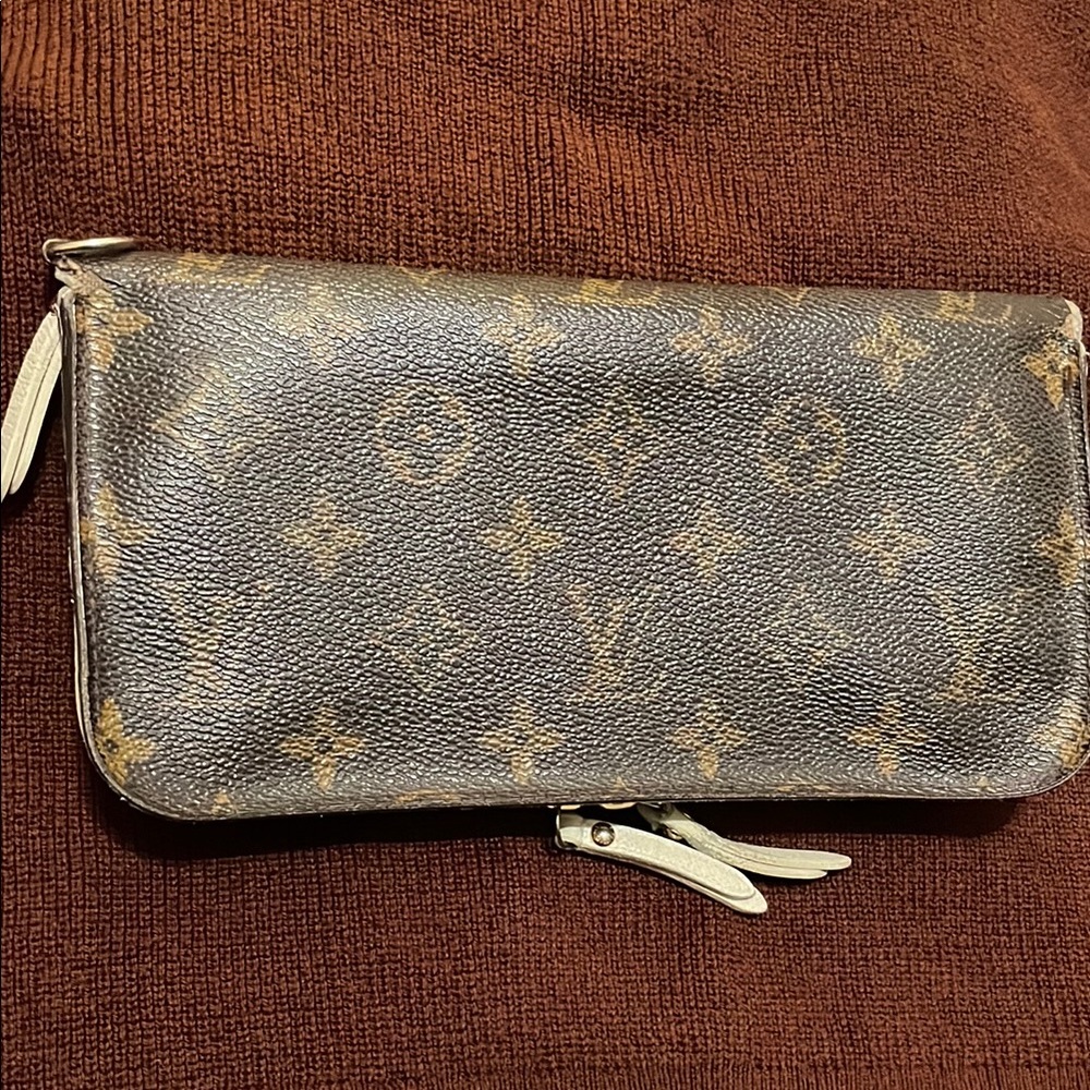 Louis Vuitton Brown and Tan Monogram wallet